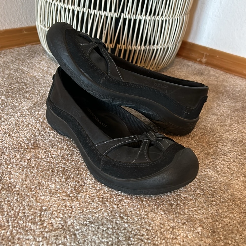 Keen Black Leather Flats Sz: 9.5 - Picture 2 of 5
